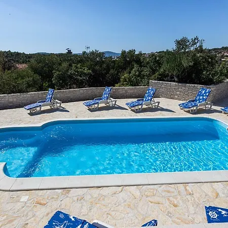 Decima * Milna (Brac)