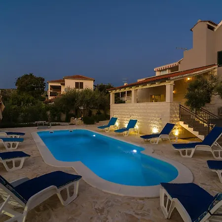 Decima Villa *