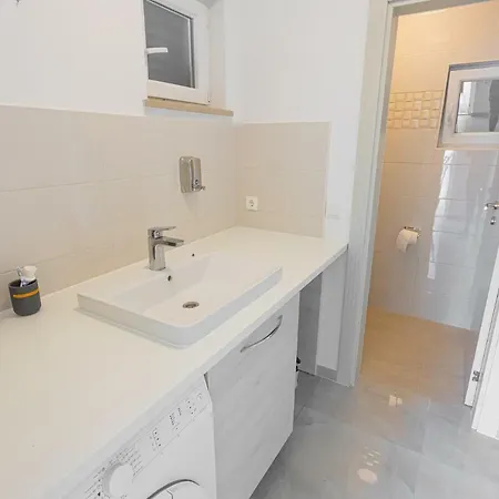 Decima Villa Milna (Brac)