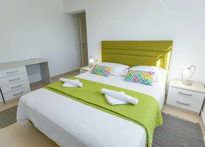 Decima 빌라 밀나